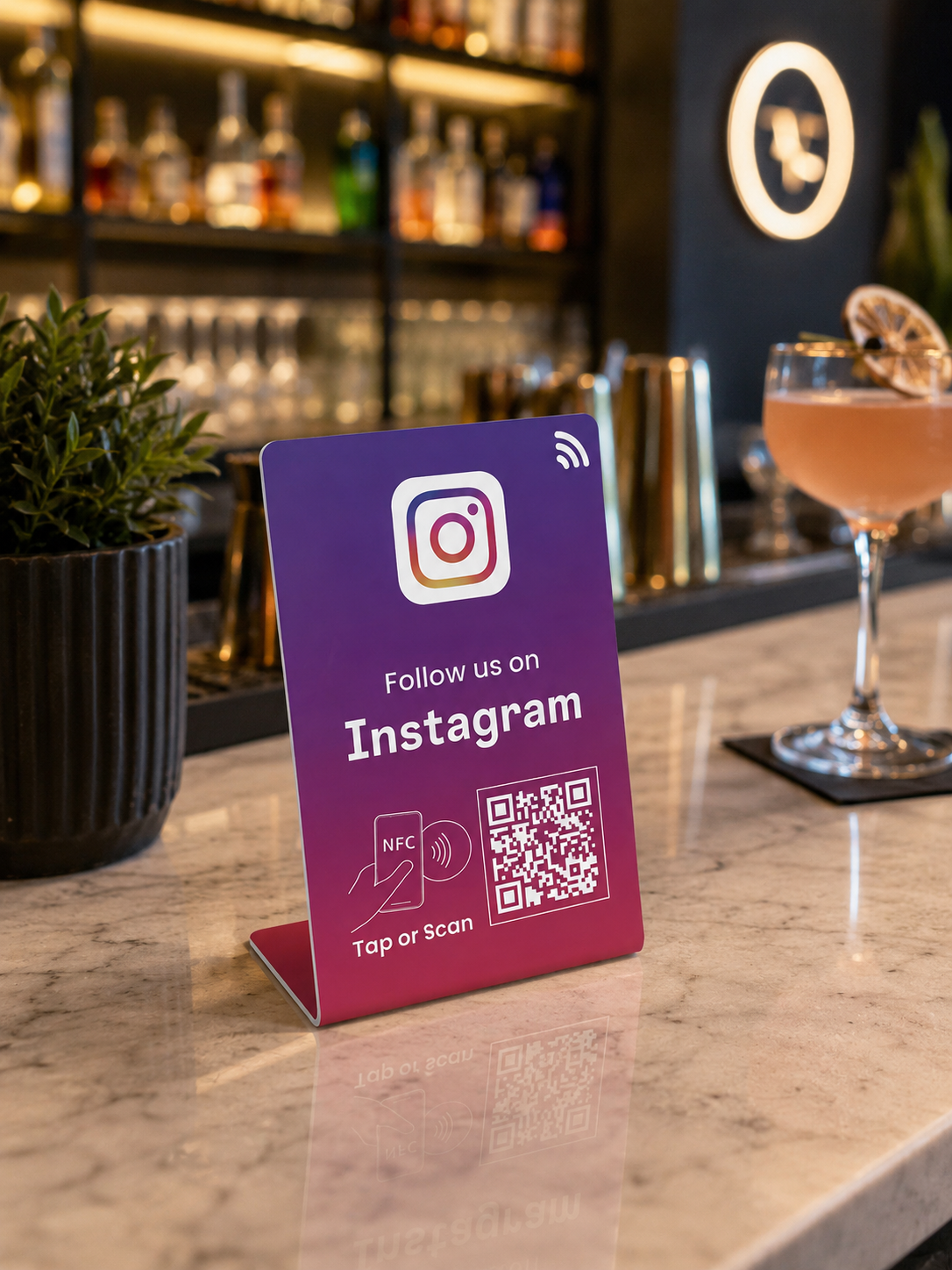 Social Media Stand